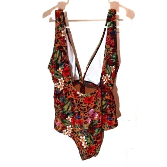 Shein Floral Leopard Print Plus Size Swimsuit - Picture 4 of 6